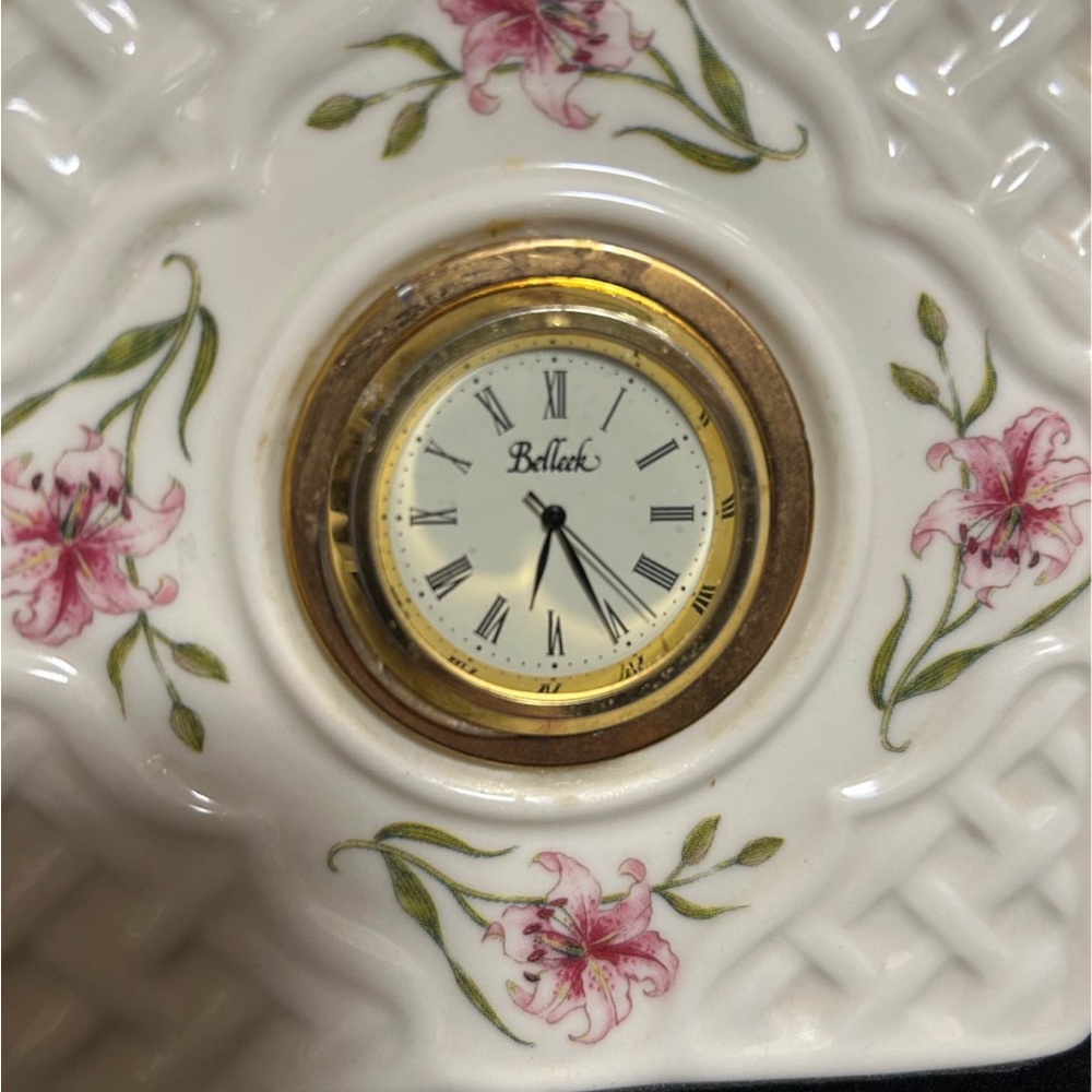 Beautiful Vintage Floral Accent Belleek Pottery Ireland Country Trellis Clock - Picture 2 of 6